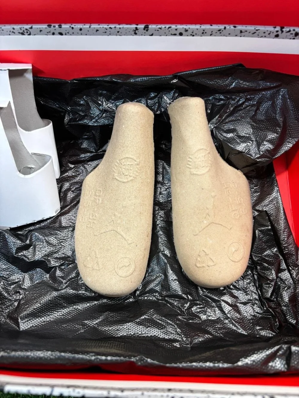 Empty Box Only Nike Air Jordan 4 Retro Bred 2019 Size 8 Men Inserts Shoe Trees